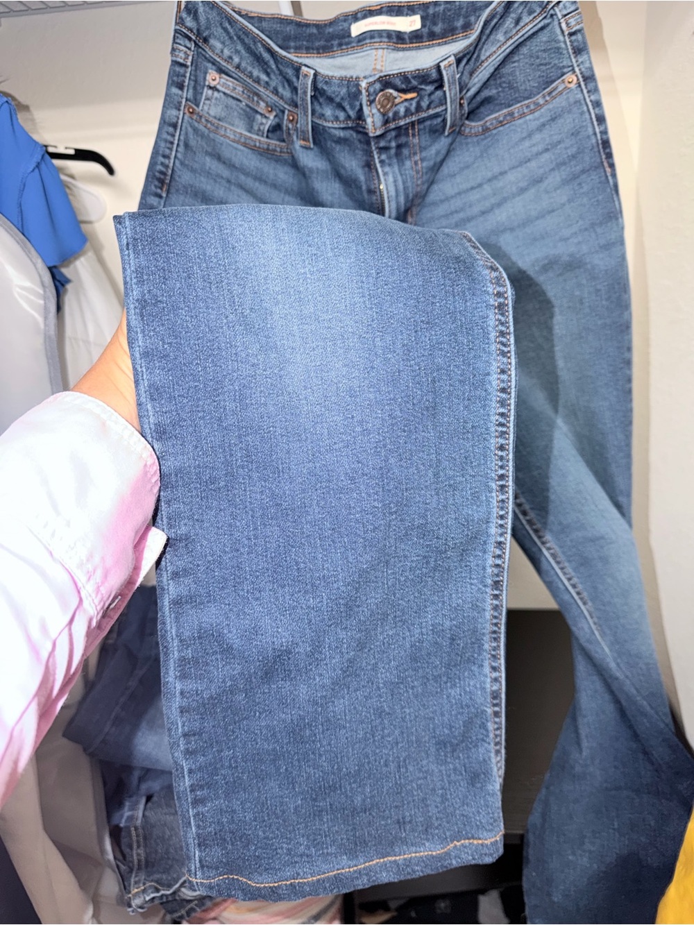 Women's Flared Jeans in Classic Blue
